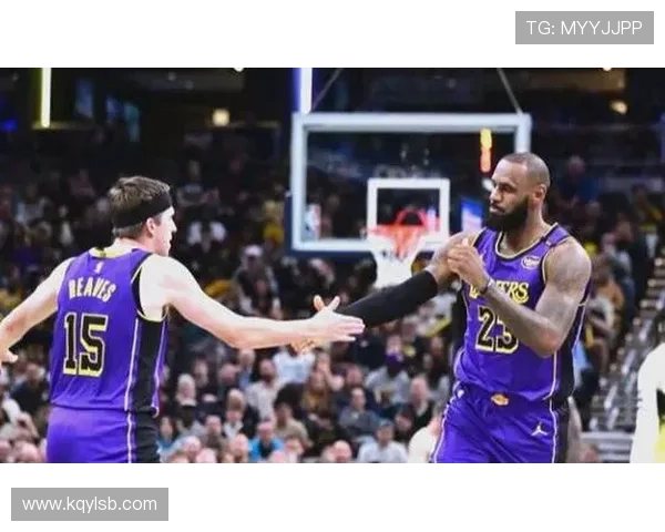 詹姆斯关键夜领湖人连胜西部格局生变季后赛悬念升级争夺白热化