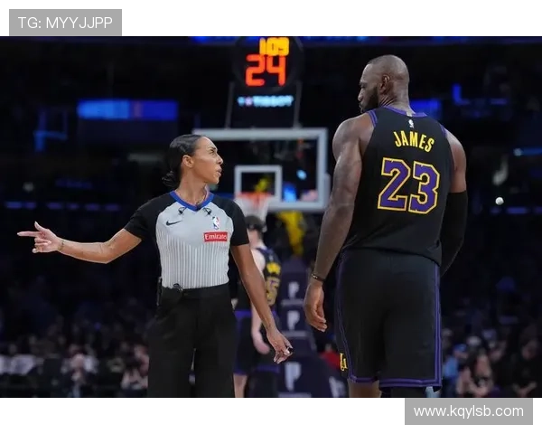 詹姆斯带领湖人逆转胜勇士季后赛前景再度升温西部竞争格局引热议